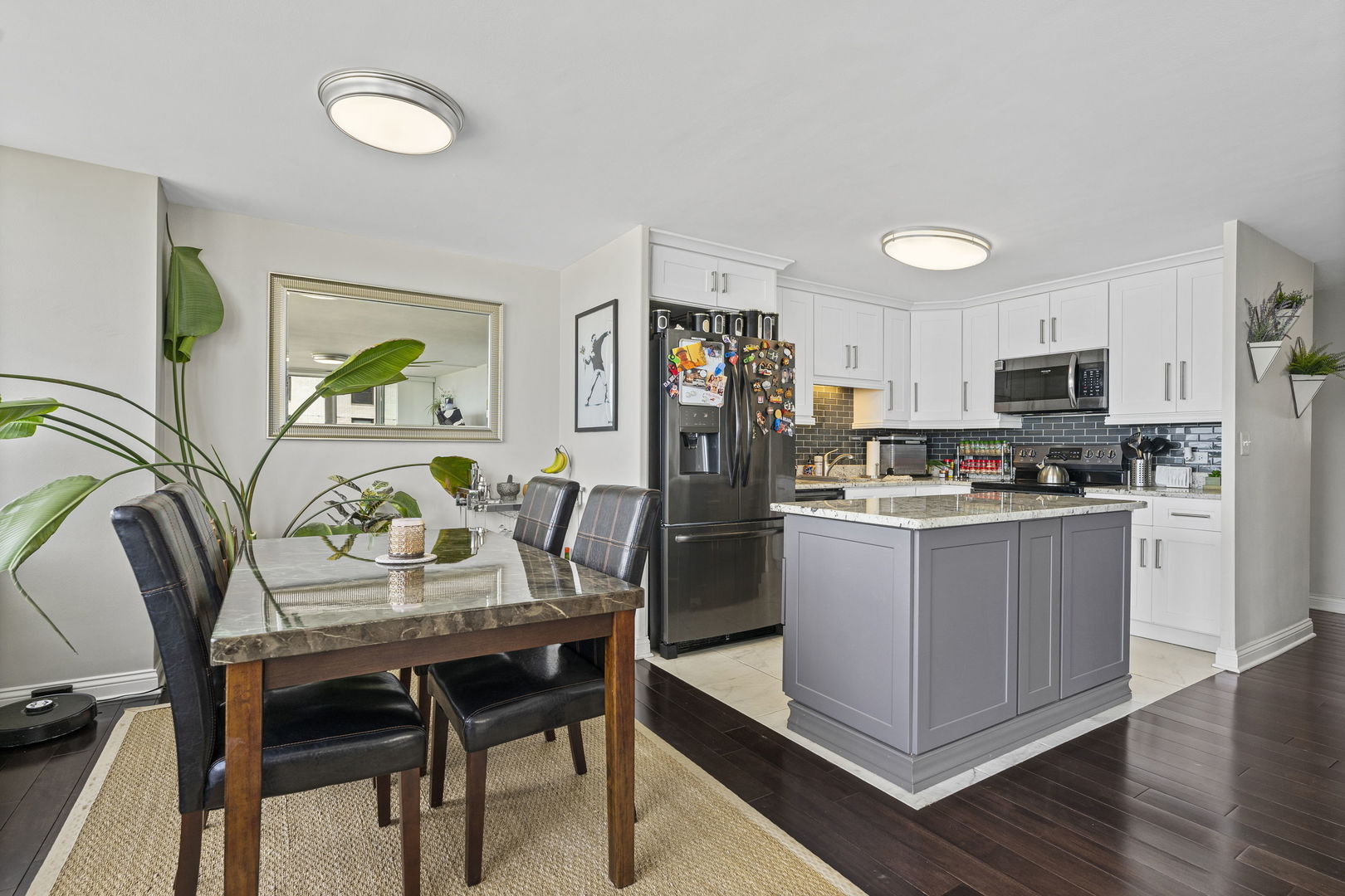 5701 N Sheridan Road Unit: 19T