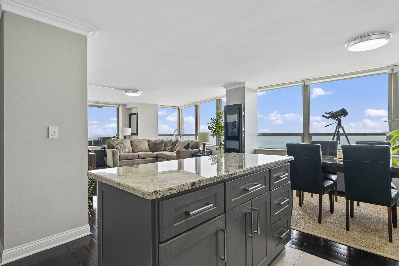 5701 N Sheridan Road Unit: 19T