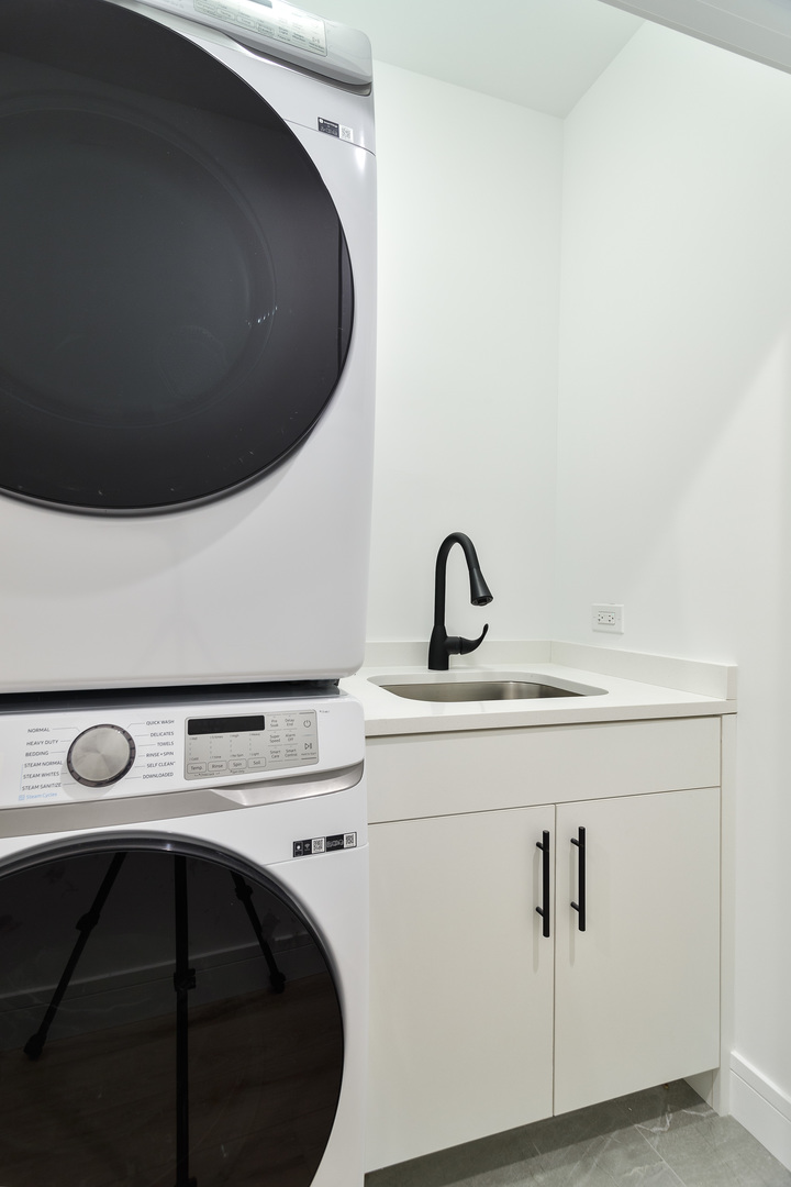 2936 N Damen Avenue Unit: 1