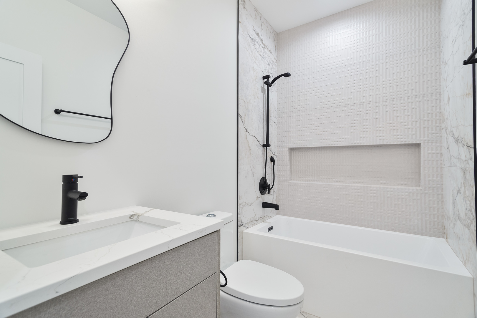 2936 N Damen Avenue Unit: 1