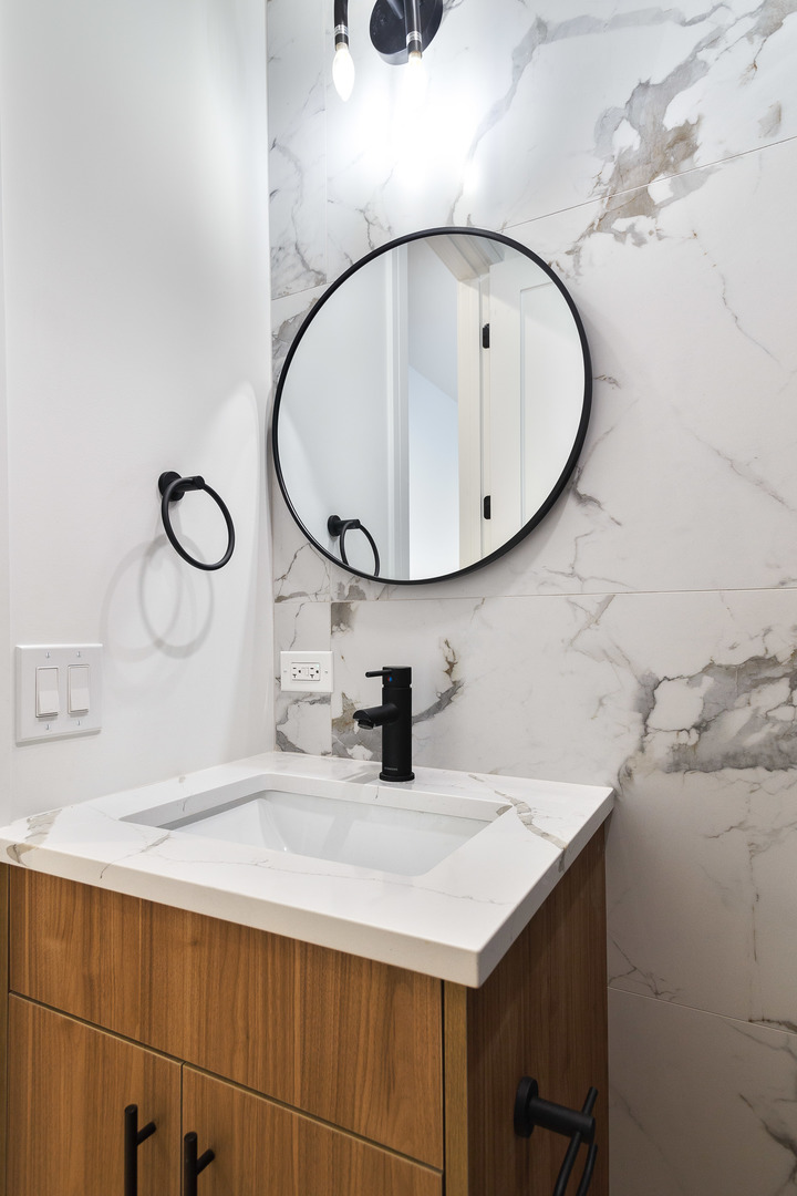 2936 N Damen Avenue Unit: 1