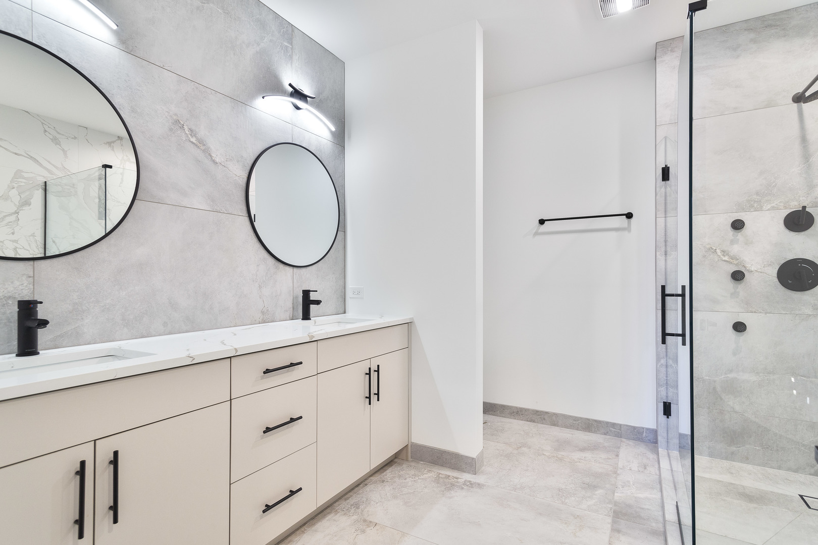 2936 N Damen Avenue Unit: 1