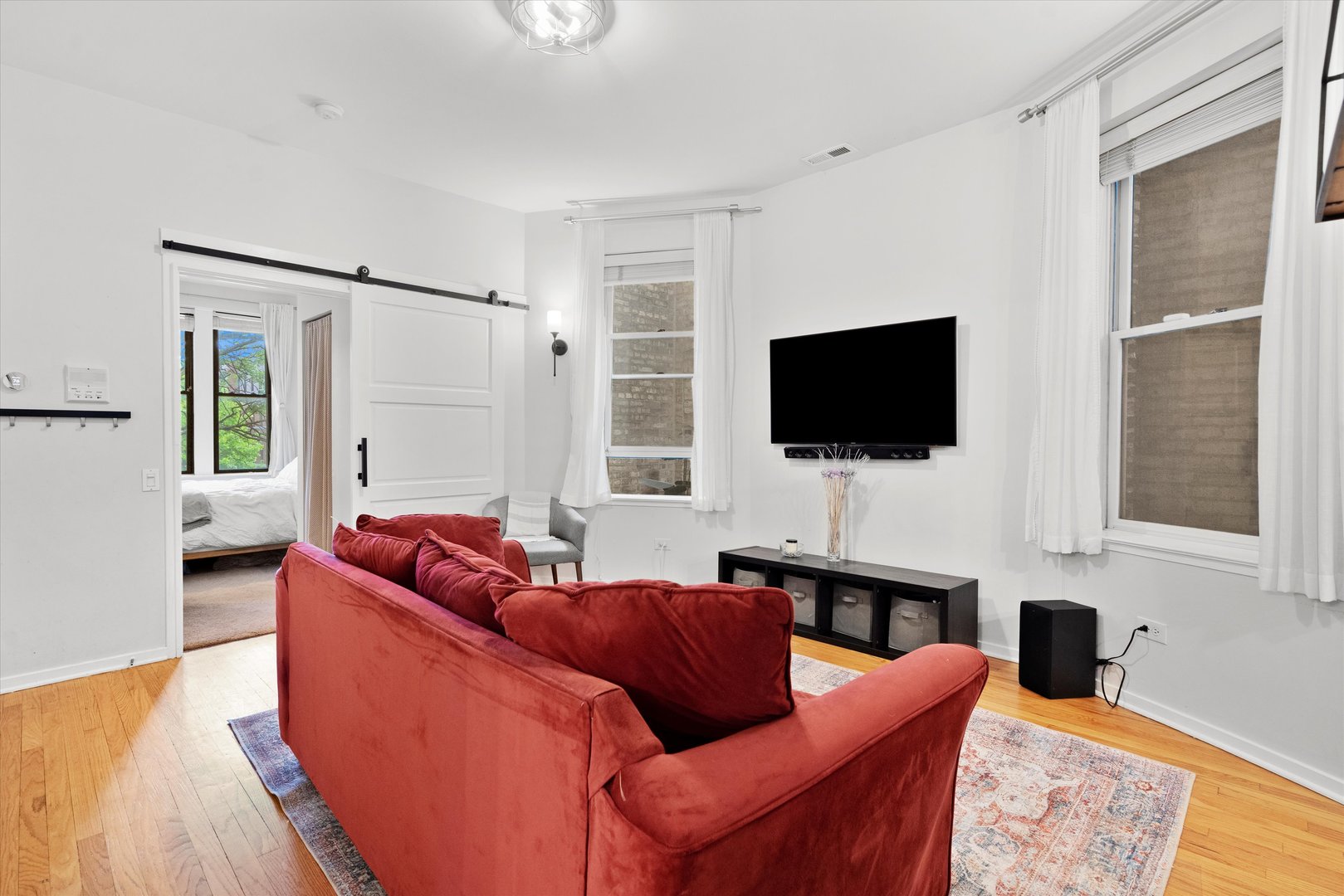 2129 W WEBSTER Avenue Unit: 2B