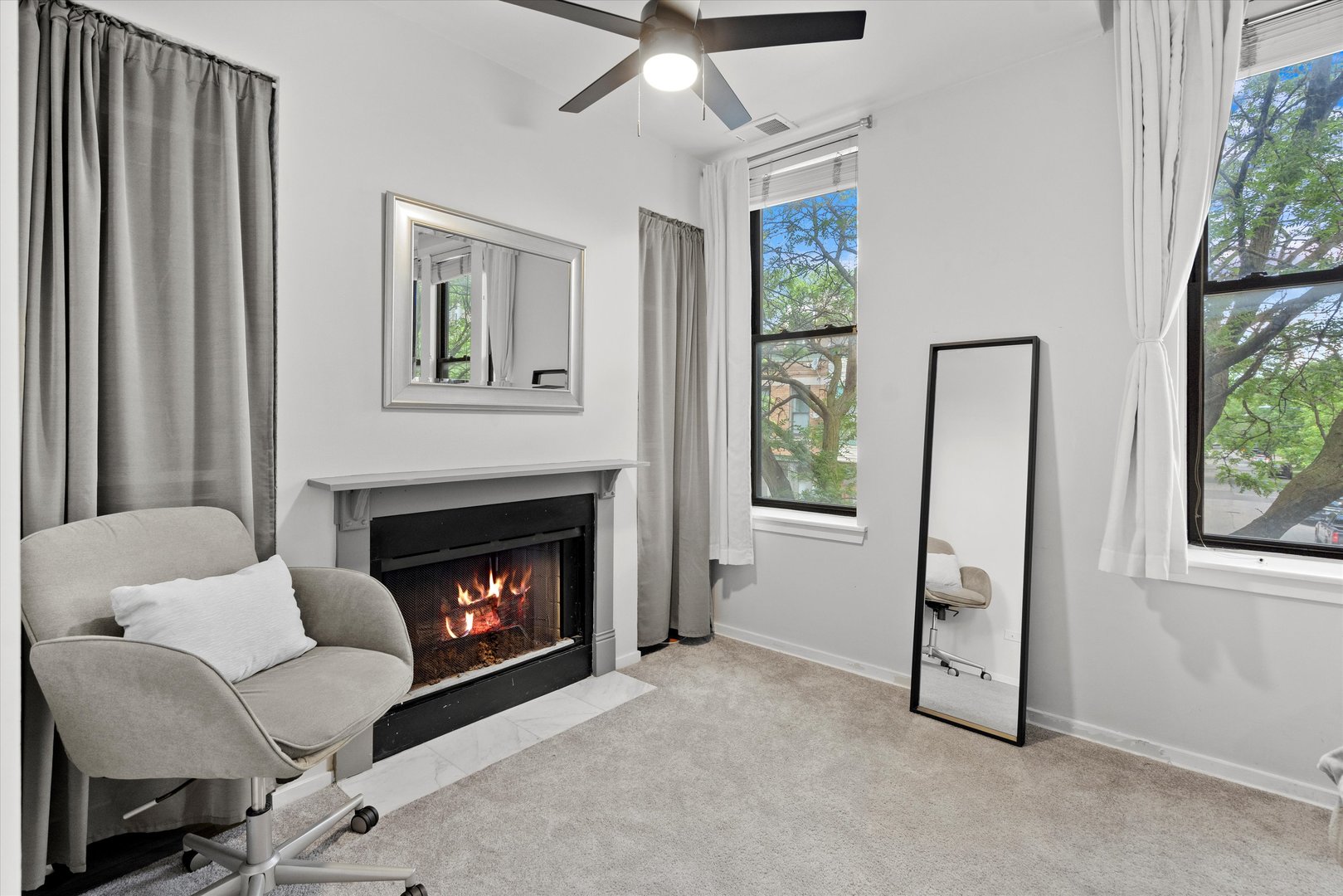 2129 W WEBSTER Avenue Unit: 2B