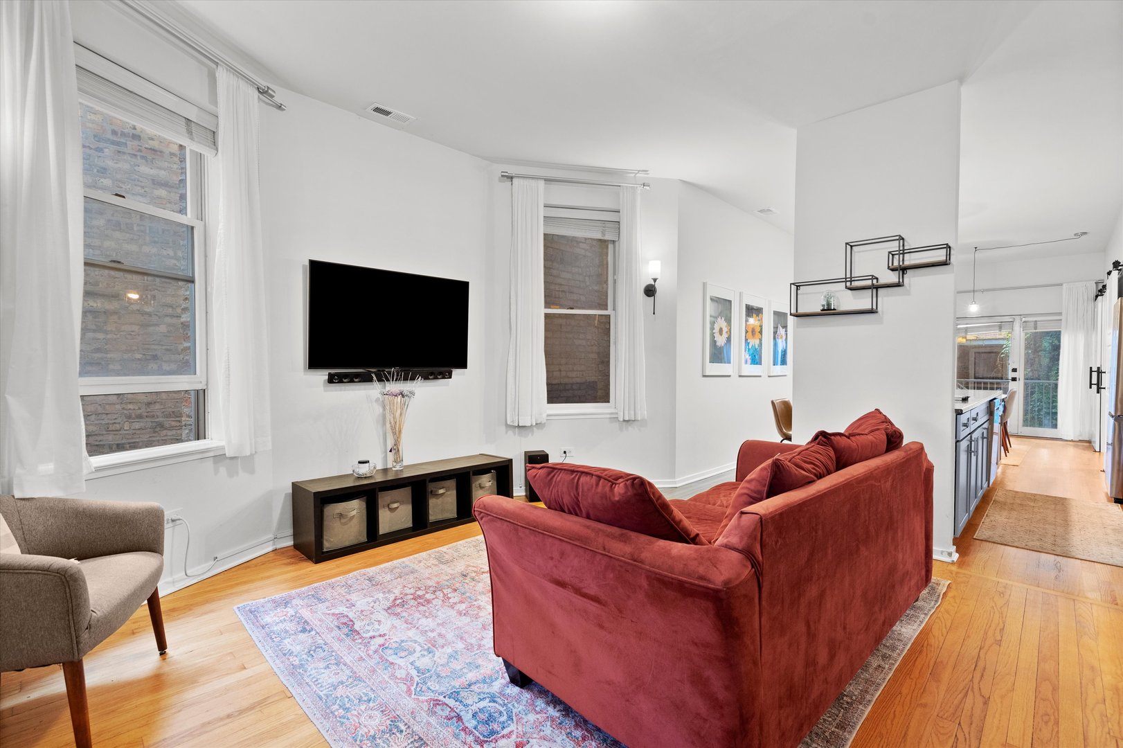 2129 W WEBSTER Avenue Unit: 2B