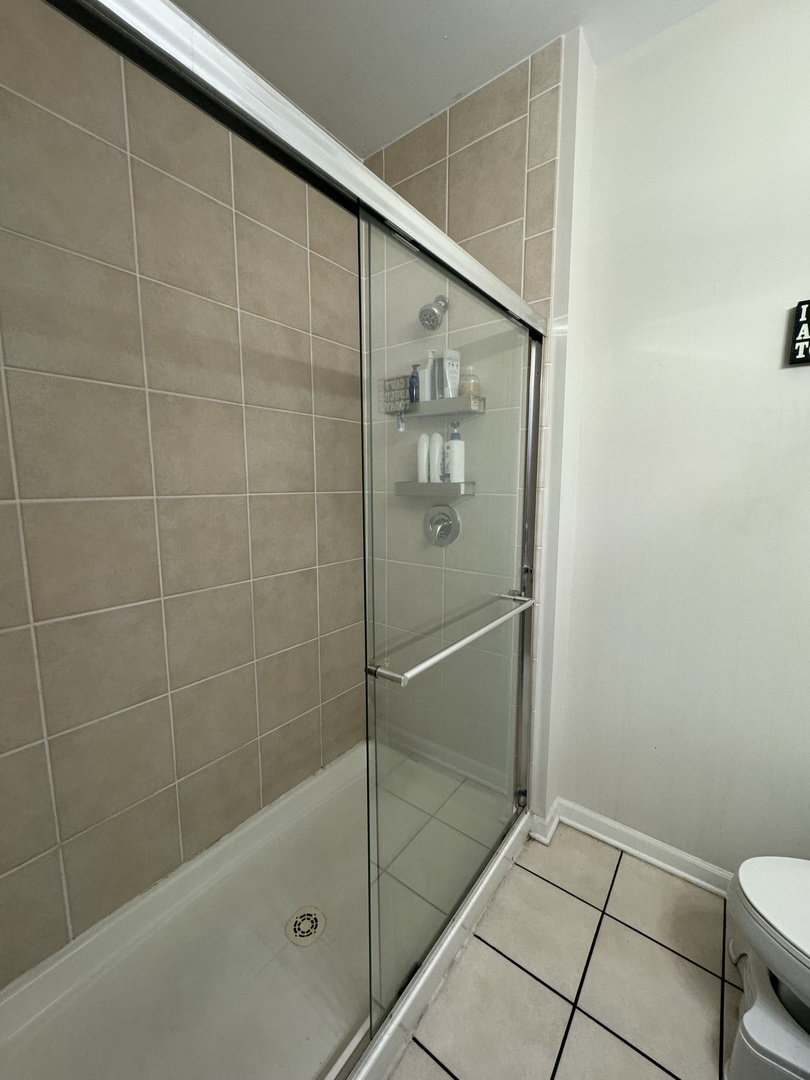802 W University Lane Unit: 2B