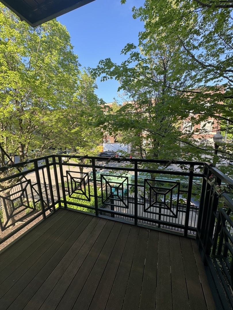 802 W University Lane Unit: 2B