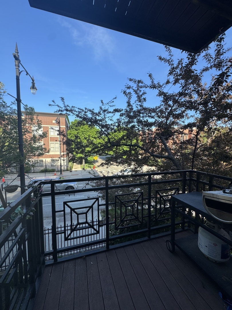 802 W University Lane Unit: 2B