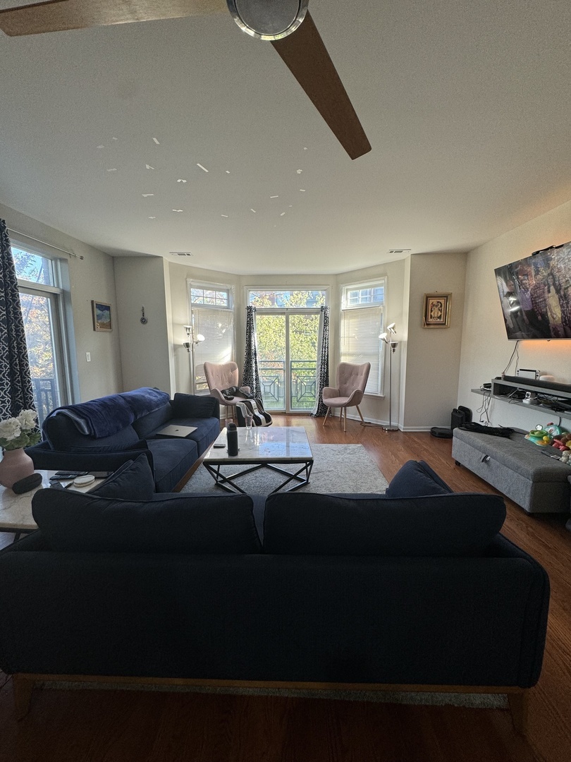 802 W University Lane Unit: 2B