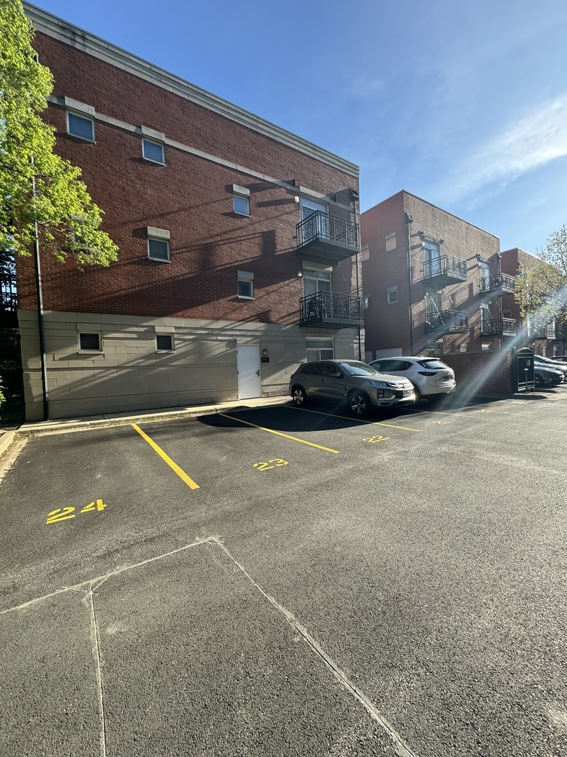 802 W University Lane Unit: 2B