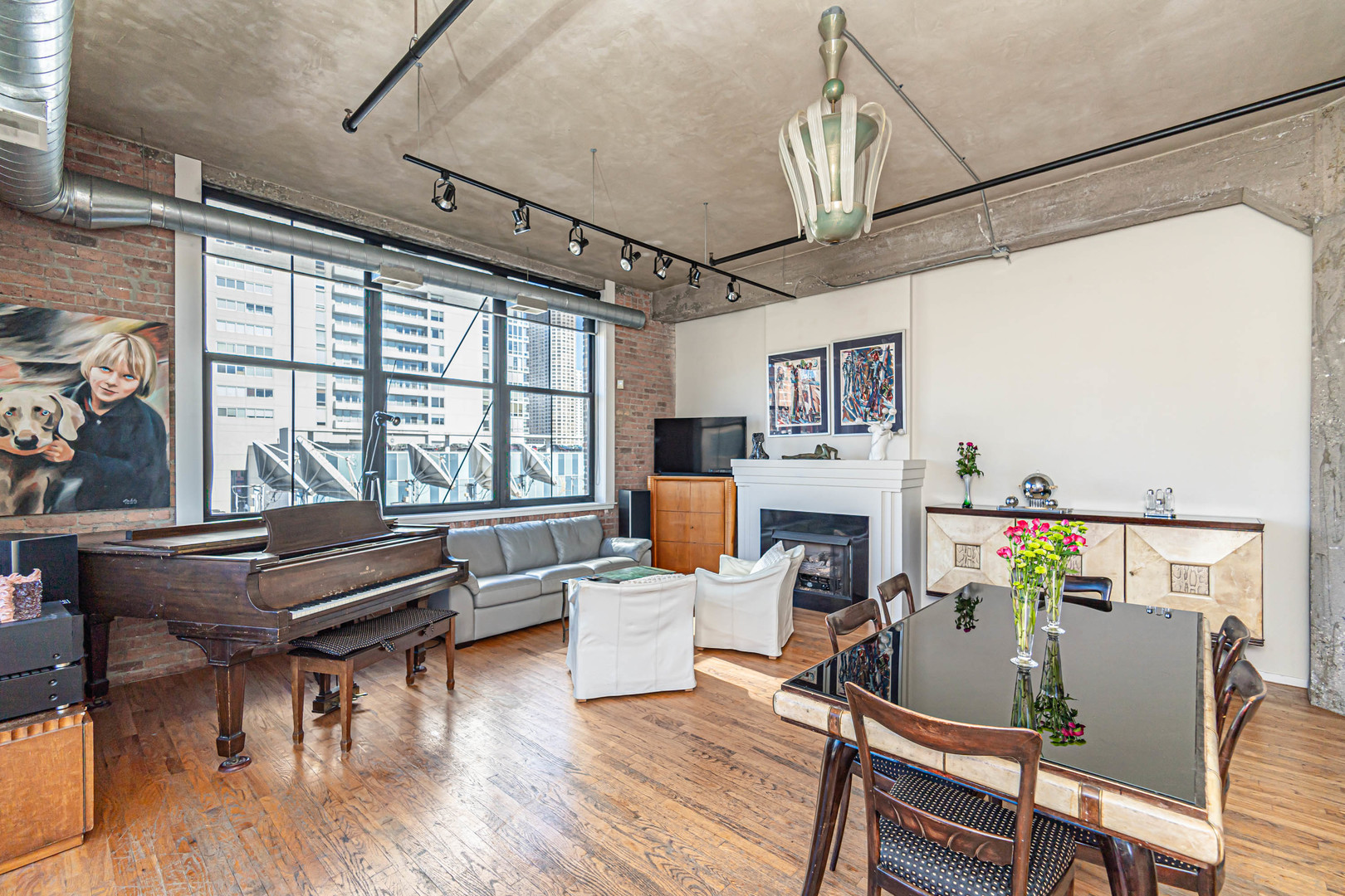 817 W Washington Boulevard Unit: 404