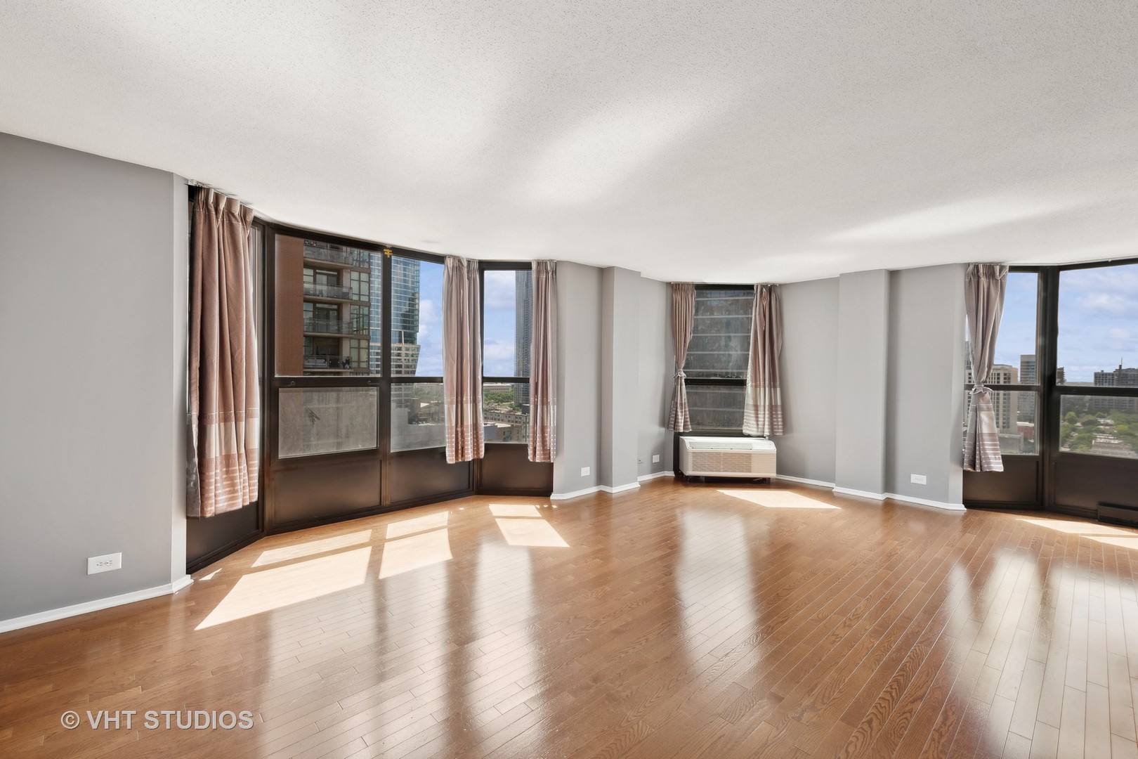 899 S PLYMOUTH Court Unit: 1808