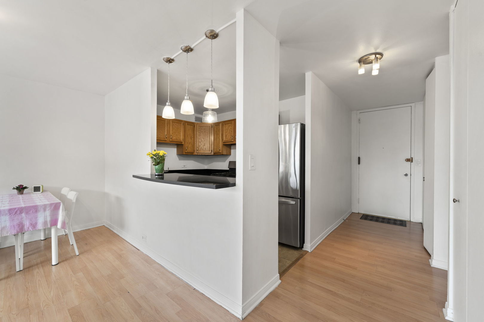 3001 S MICHIGAN Avenue Unit: 303