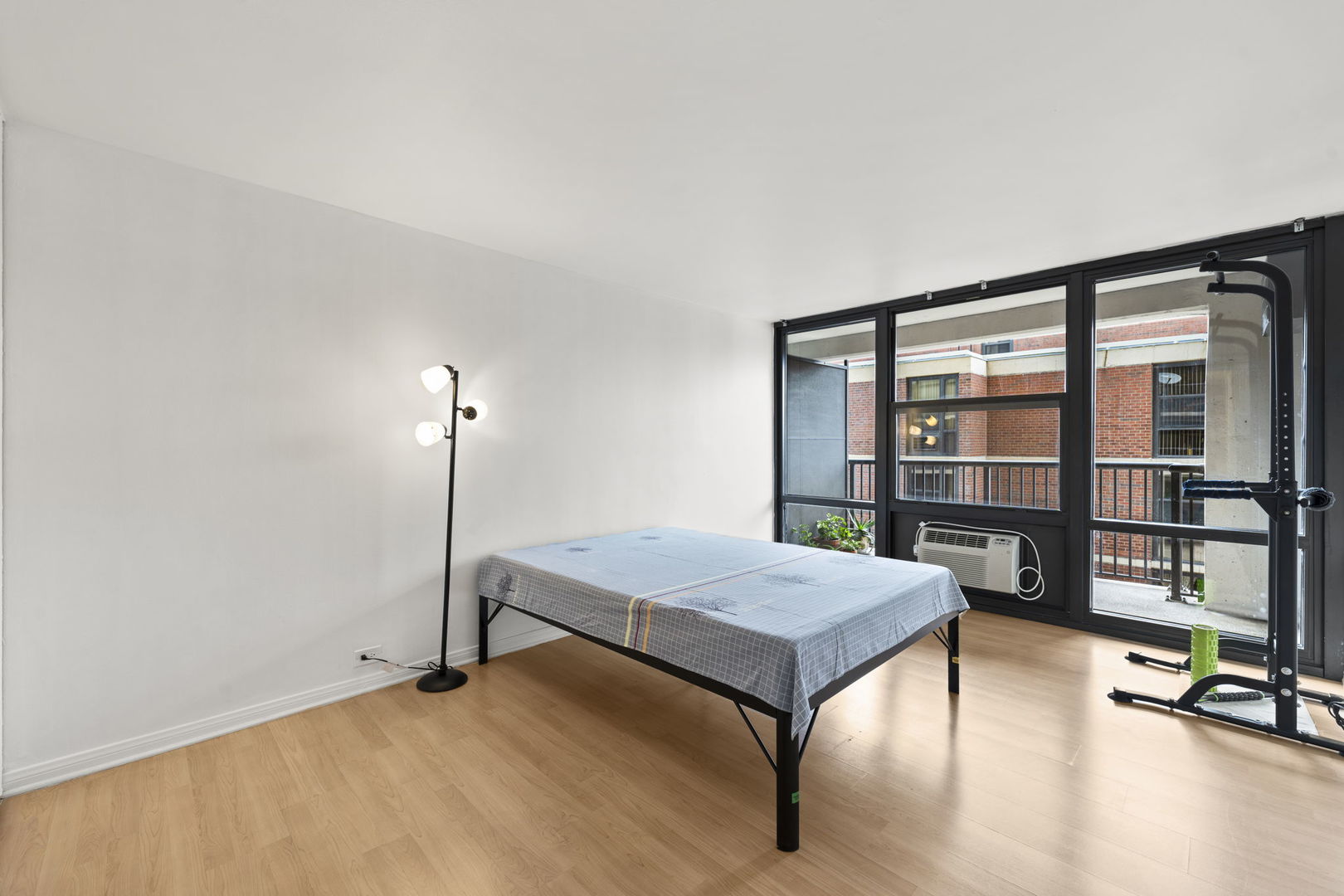 3001 S MICHIGAN Avenue Unit: 303