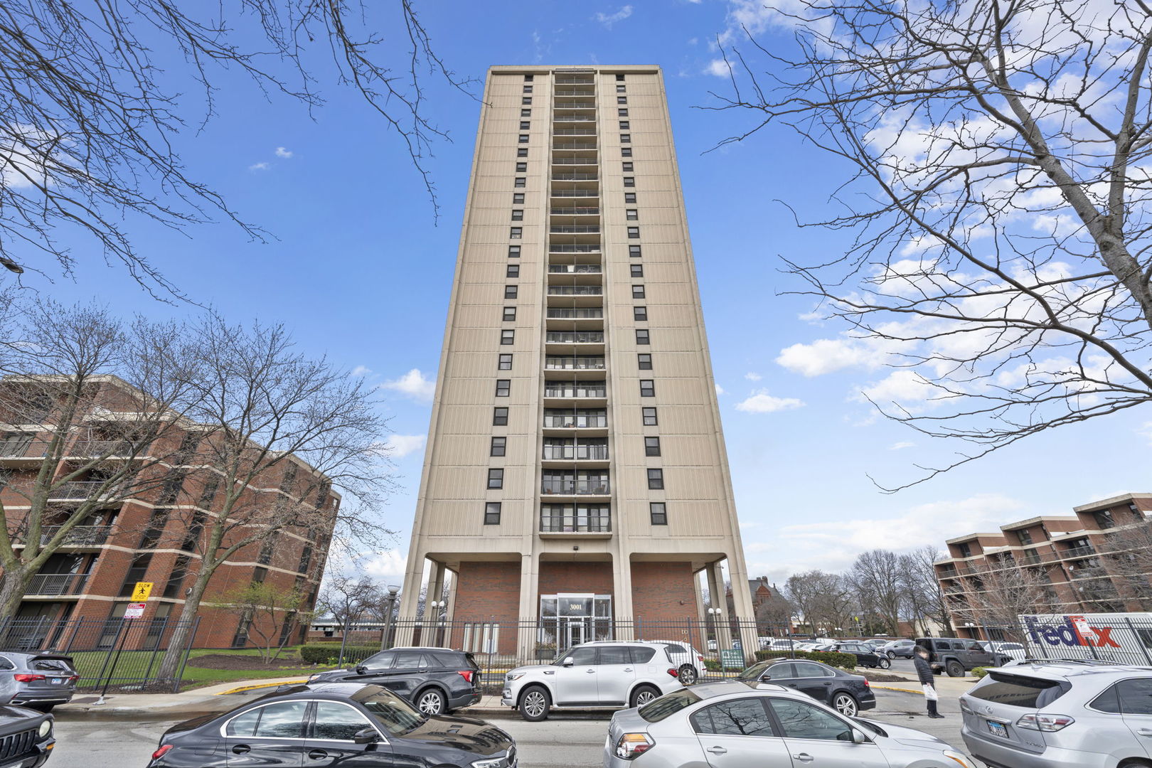3001 S MICHIGAN Avenue Unit: 303