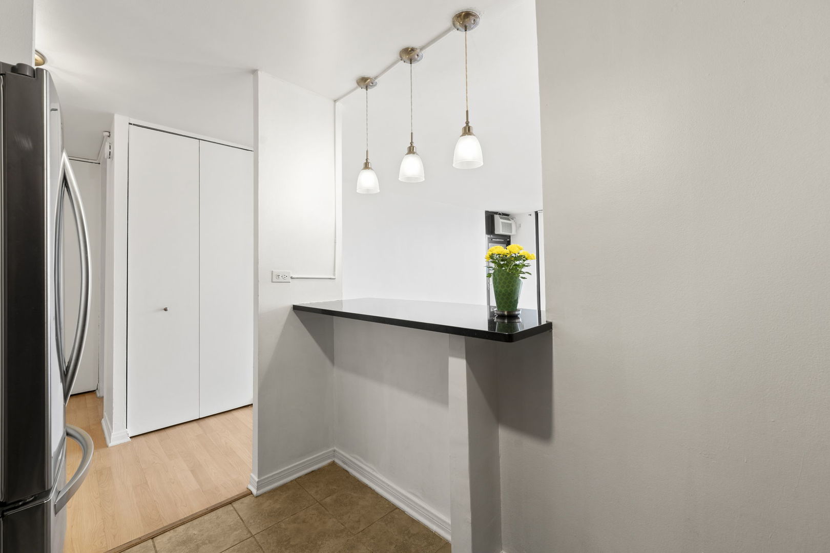 3001 S MICHIGAN Avenue Unit: 303
