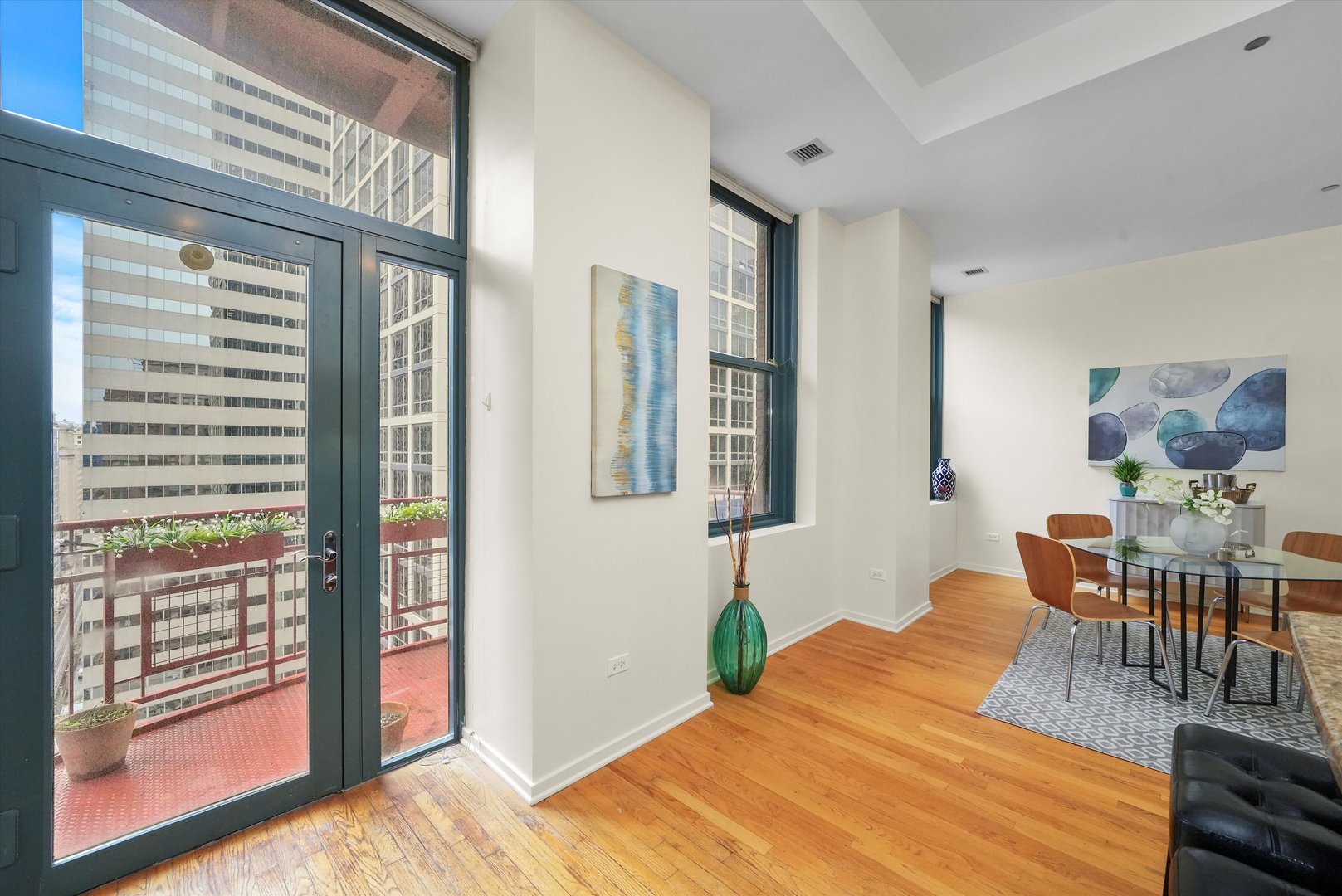 208 W Washington Street Unit: 1911