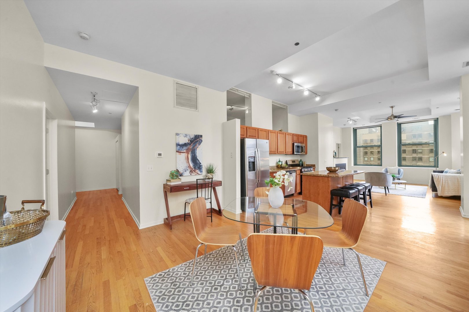 208 W Washington Street Unit: 1911