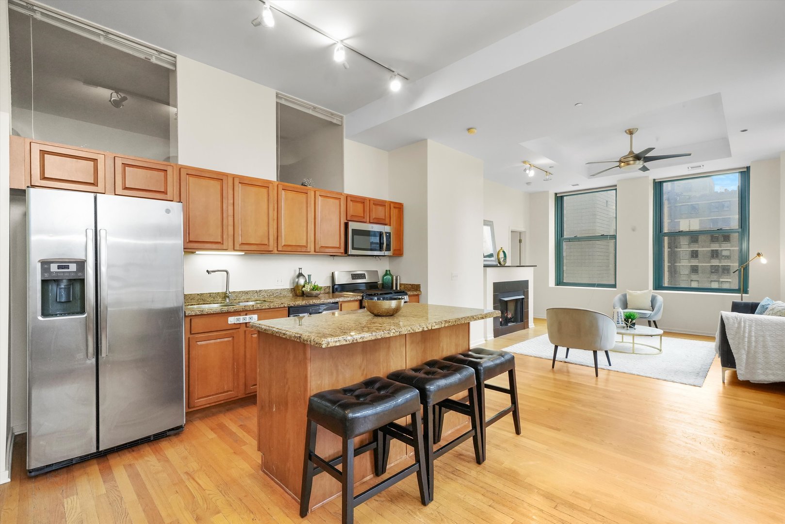 208 W Washington Street Unit: 1911