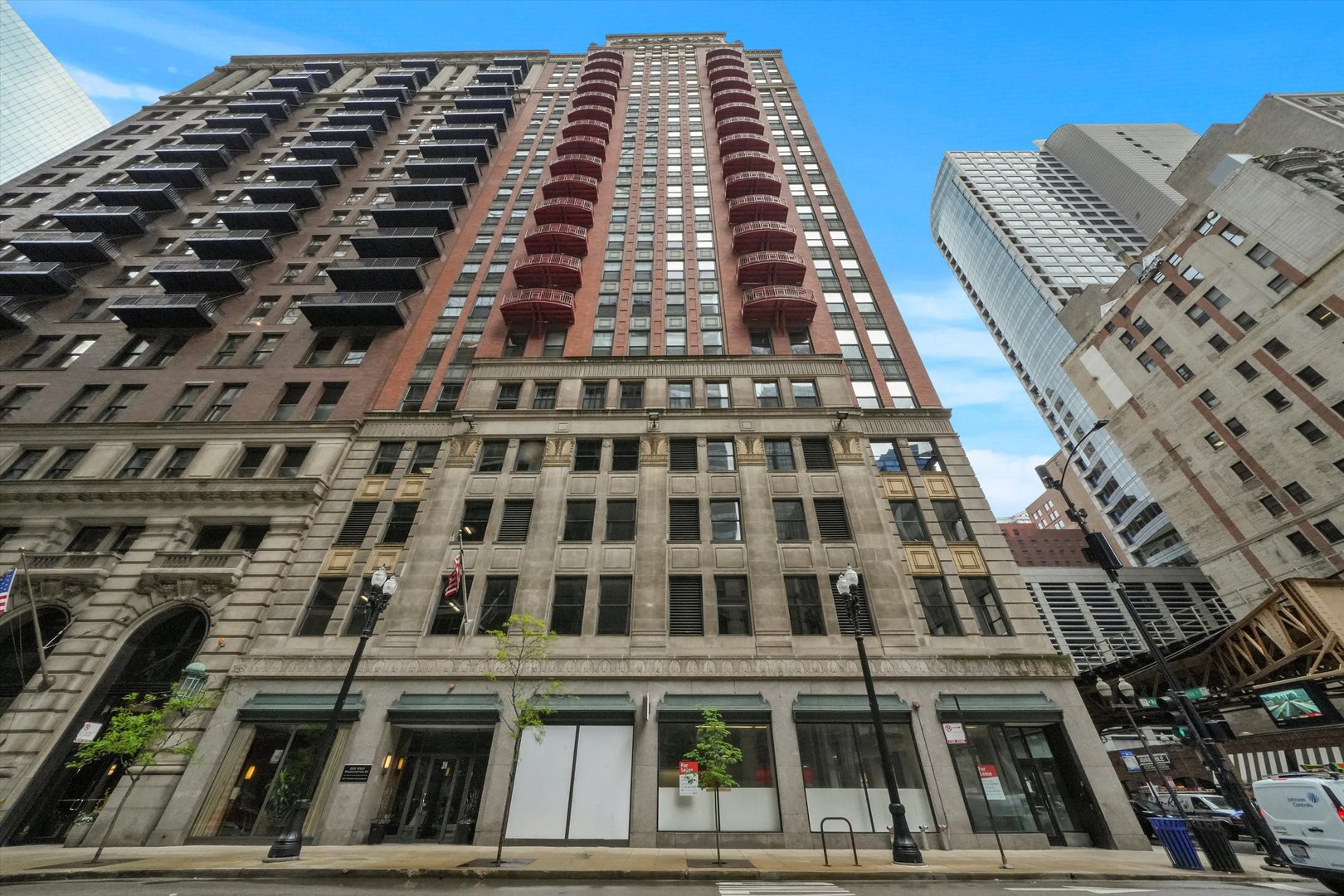 208 W Washington Street Unit: 1911