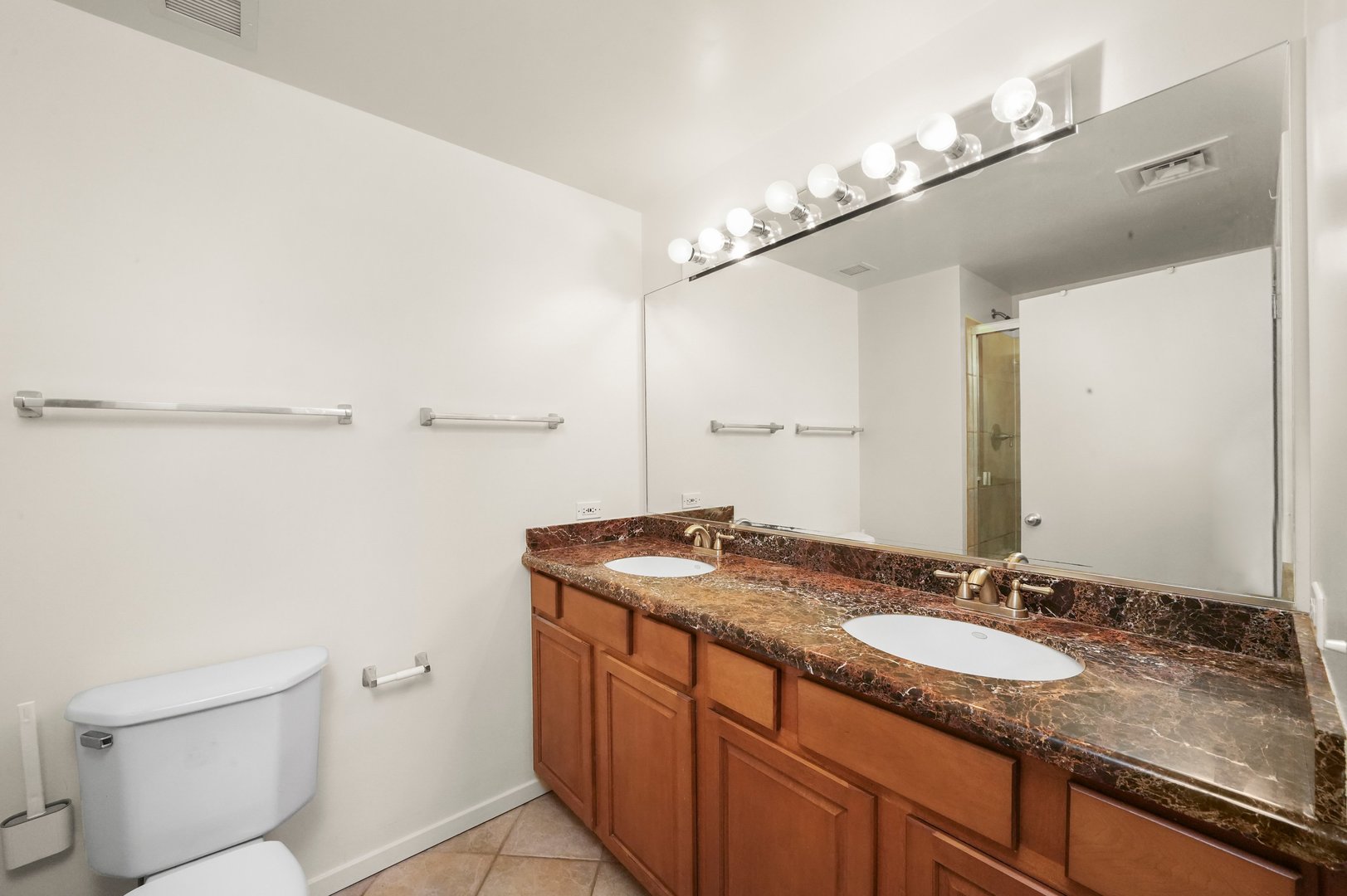 208 W Washington Street Unit: 1911