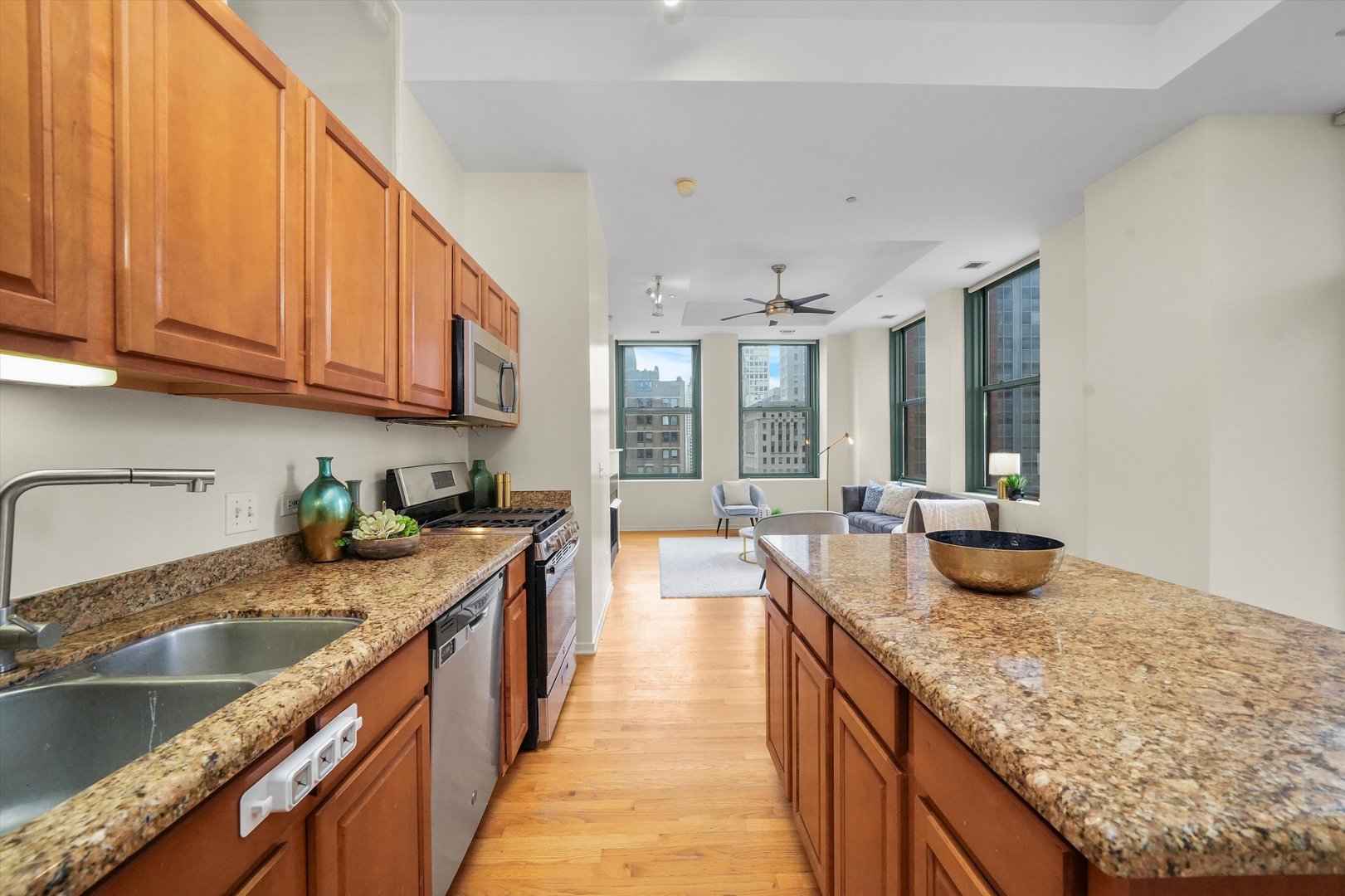 208 W Washington Street Unit: 1911