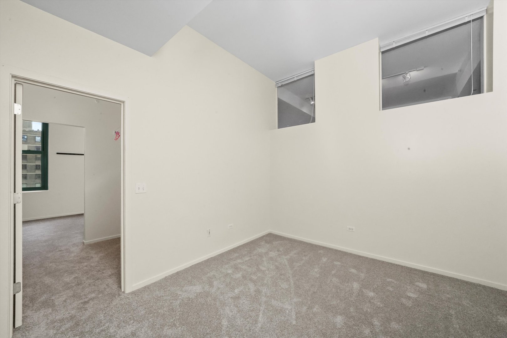 208 W Washington Street Unit: 1911