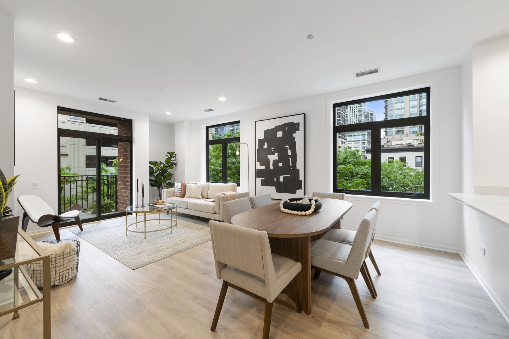 33 W HURON Street Unit: 310