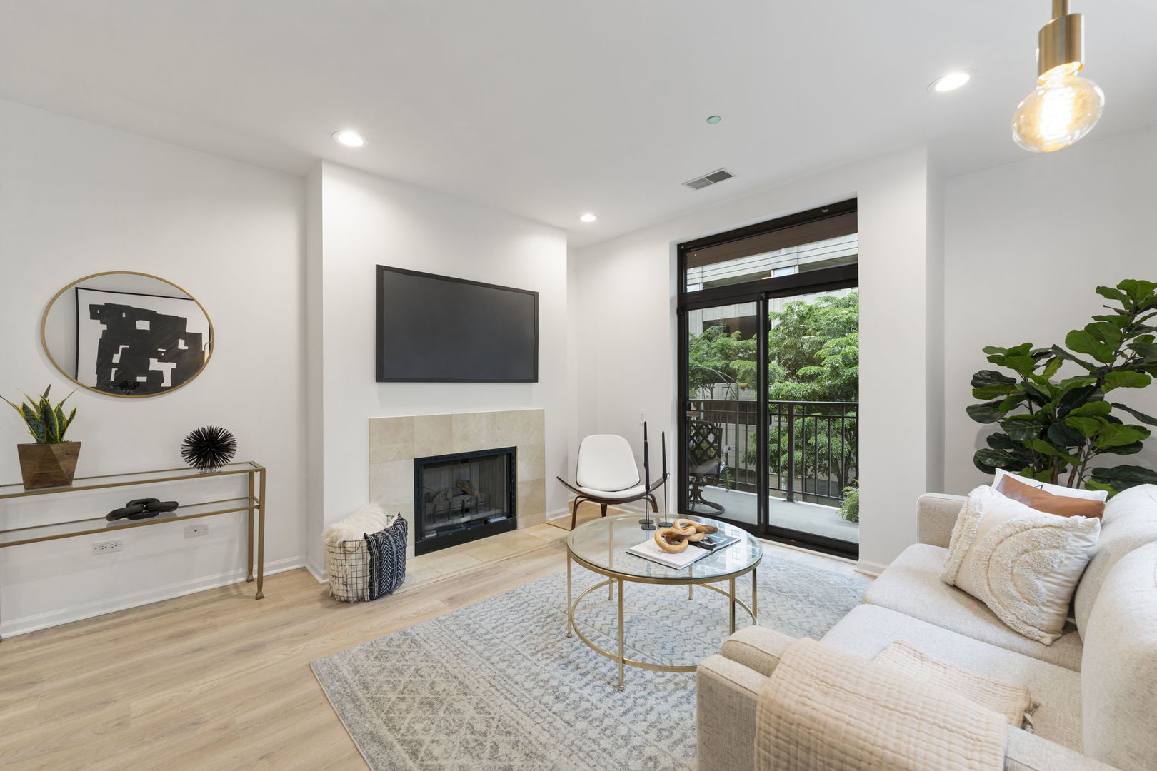 33 W HURON Street Unit: 310