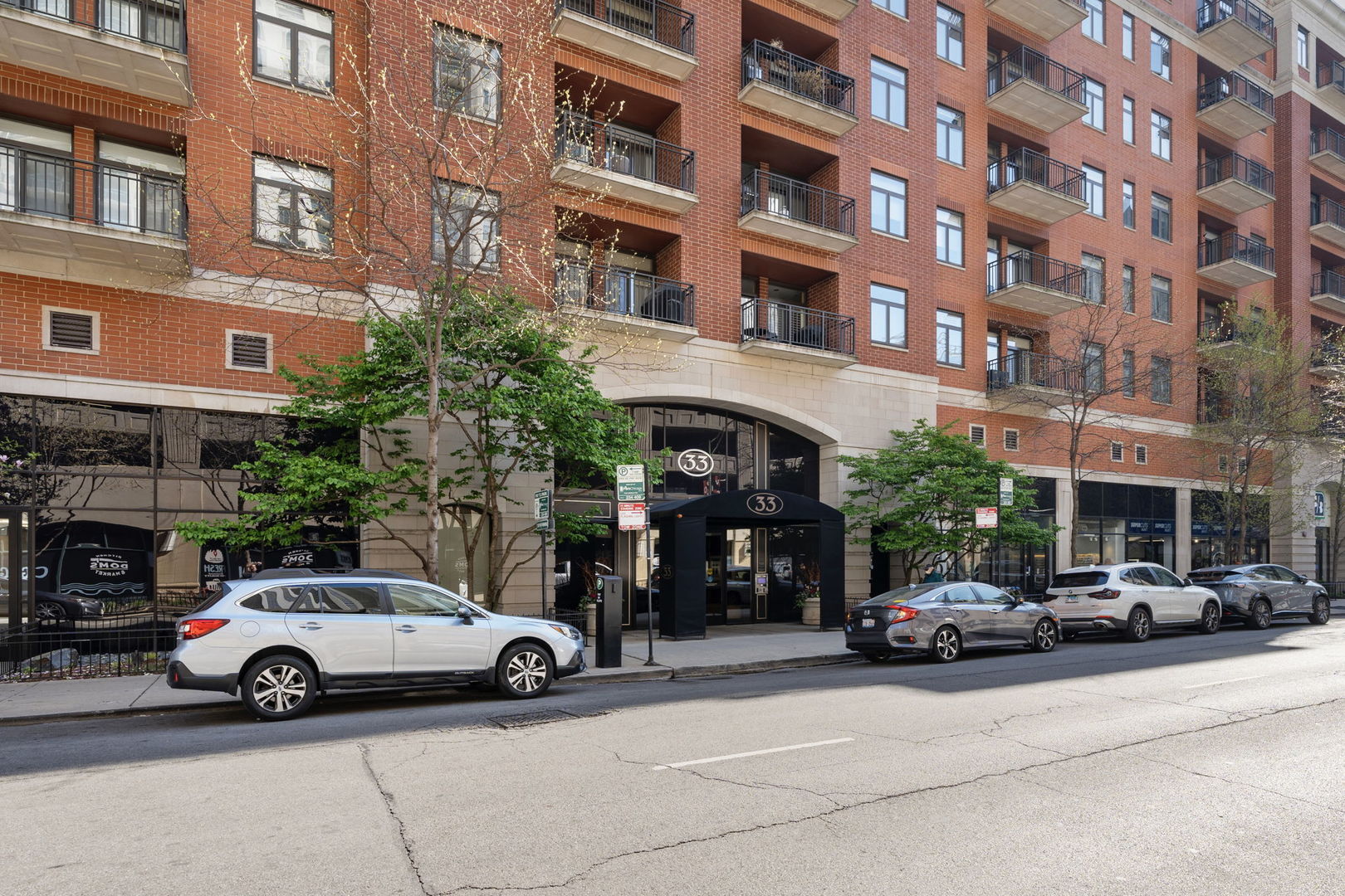 33 W HURON Street Unit: 310