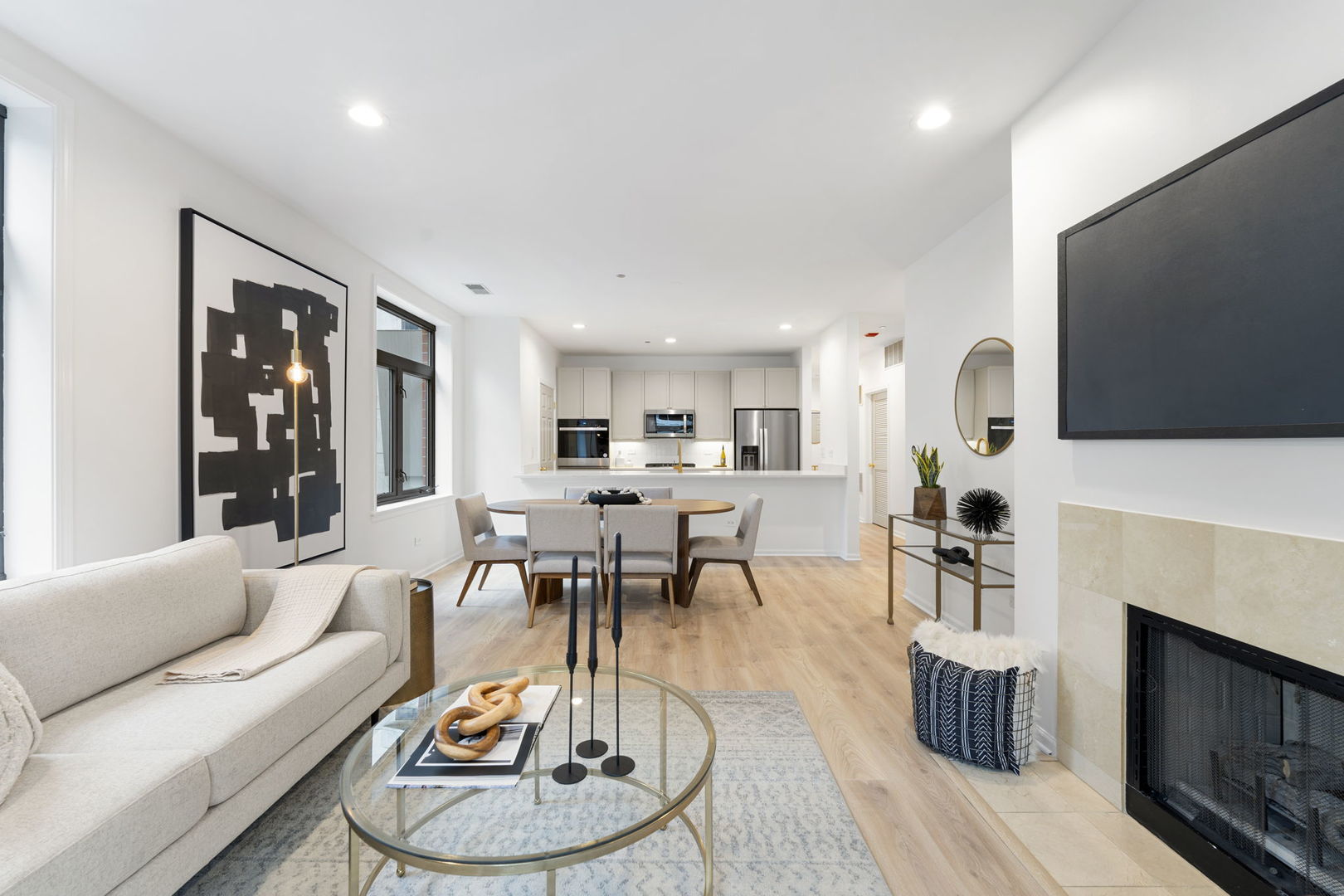 33 W HURON Street Unit: 310