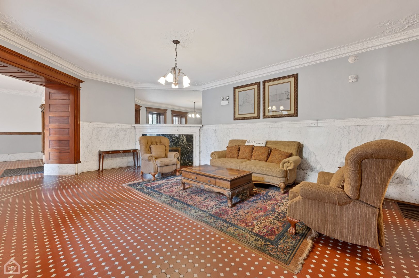 559 W Surf Street Unit: 605