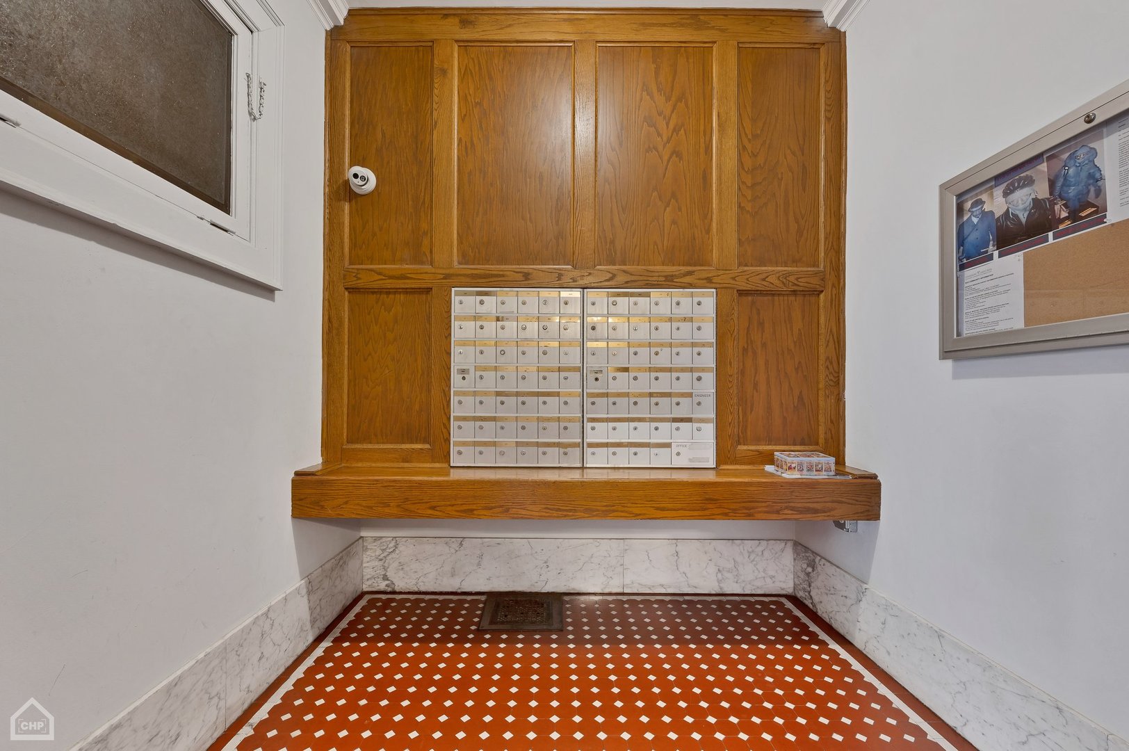 559 W Surf Street Unit: 605