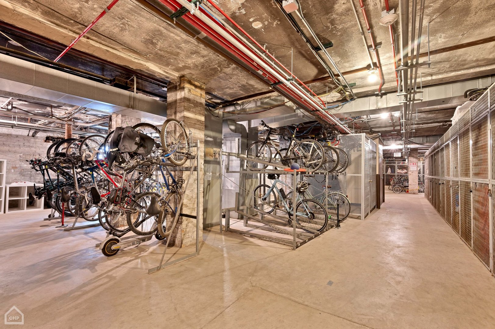 559 W Surf Street Unit: 605