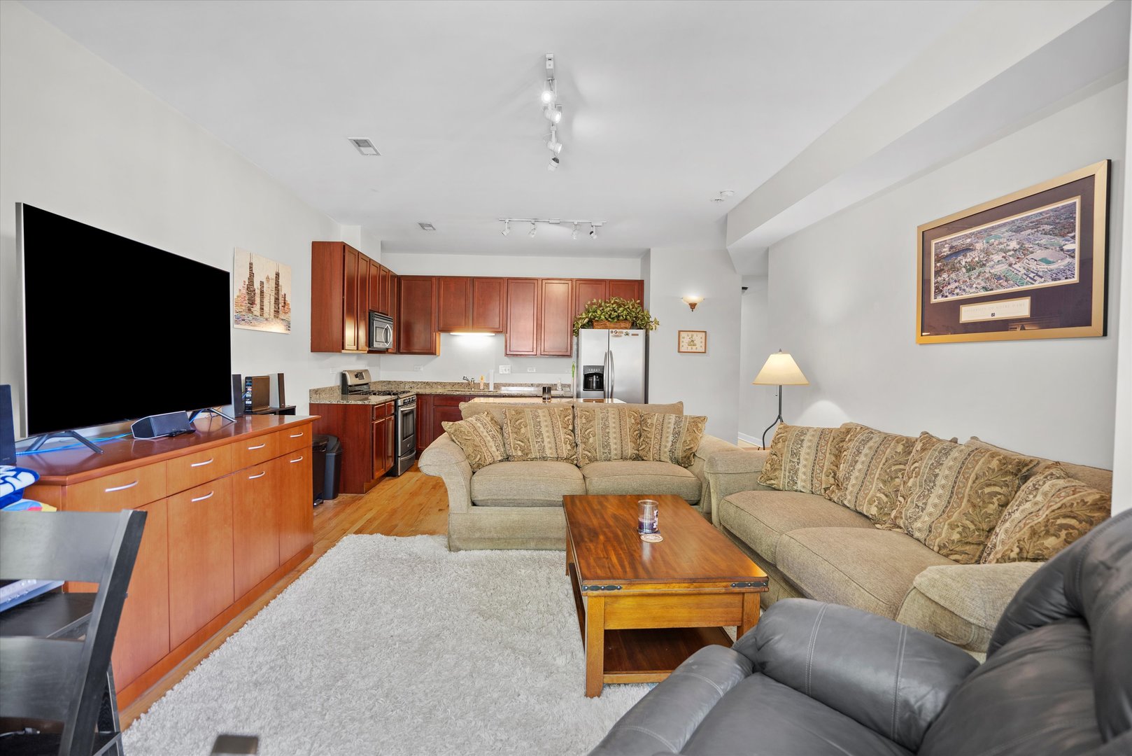 1437 W ADDISON Street Unit: 3