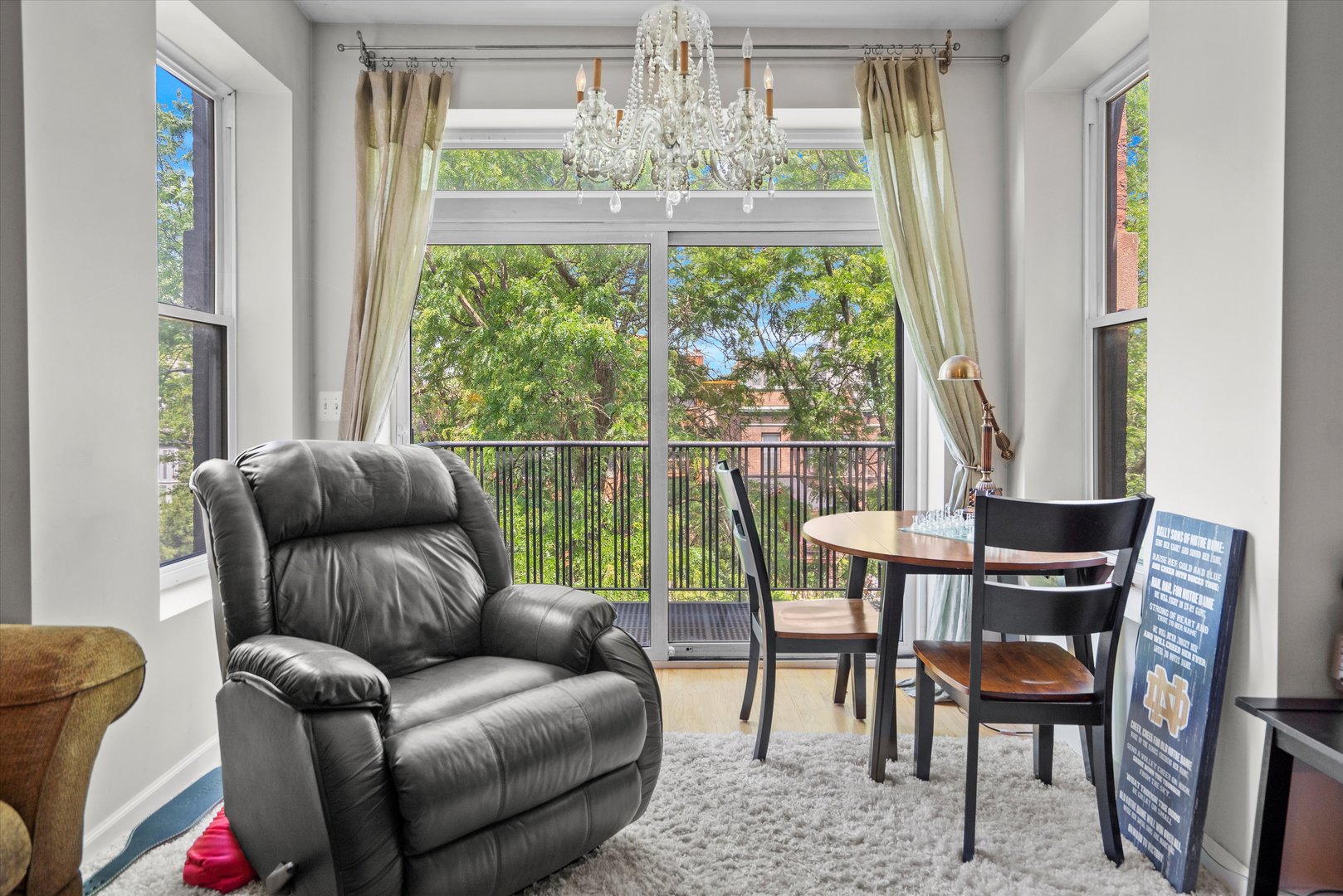 1437 W ADDISON Street Unit: 3