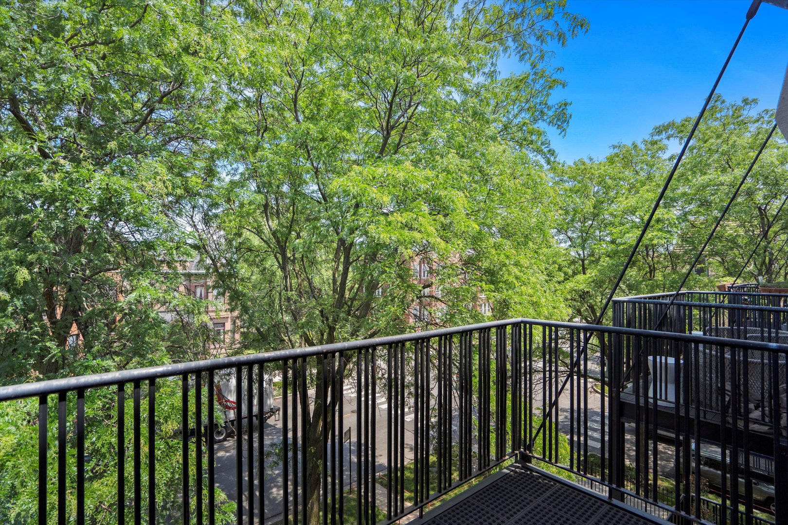 1437 W ADDISON Street Unit: 3