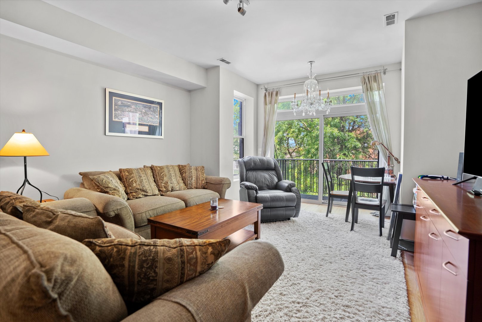 1437 W ADDISON Street Unit: 3