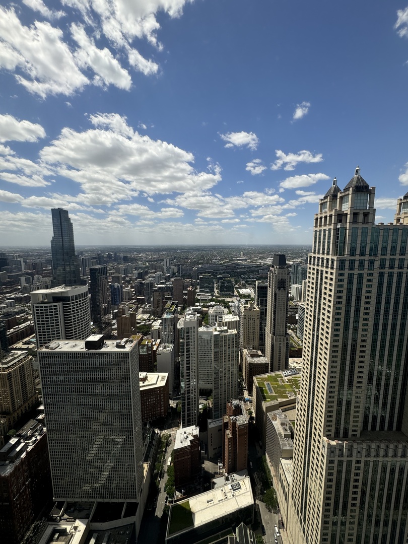 175 E Delaware Place Unit: 6512