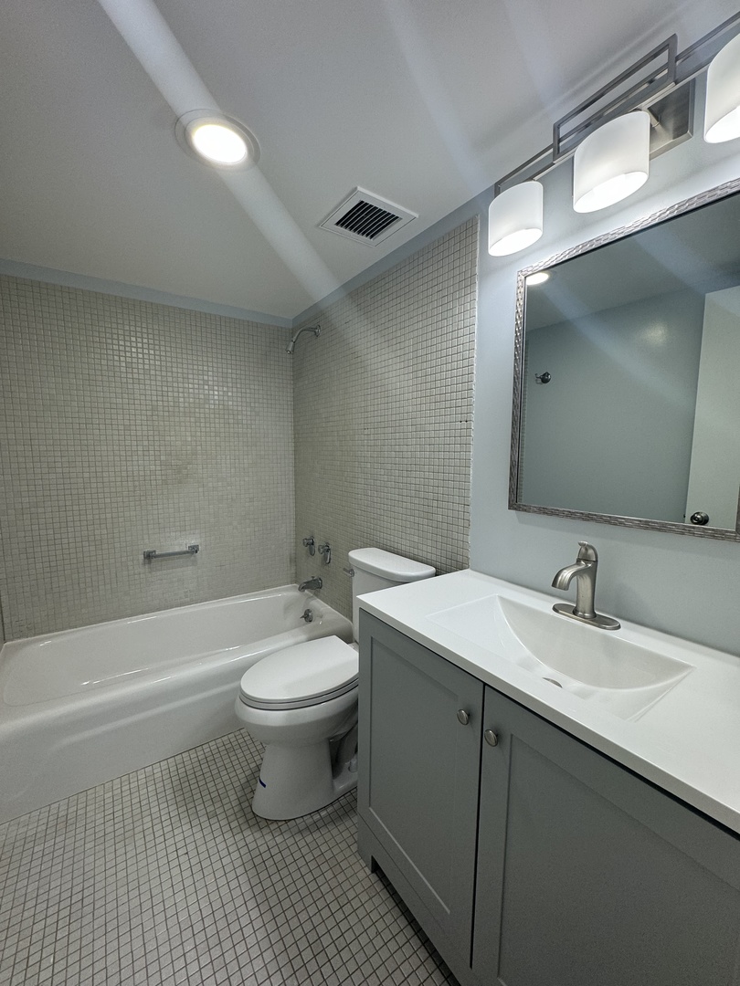 175 E Delaware Place Unit: 6512