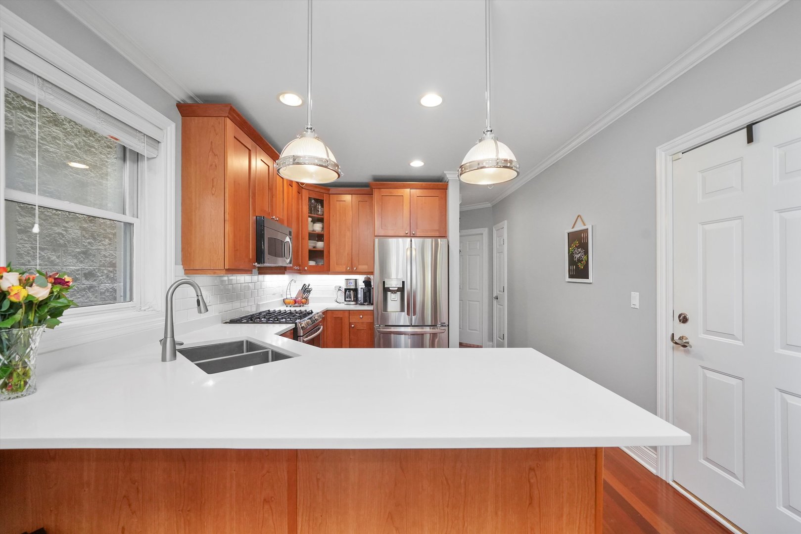 3652 N DAMEN Avenue Unit: 2