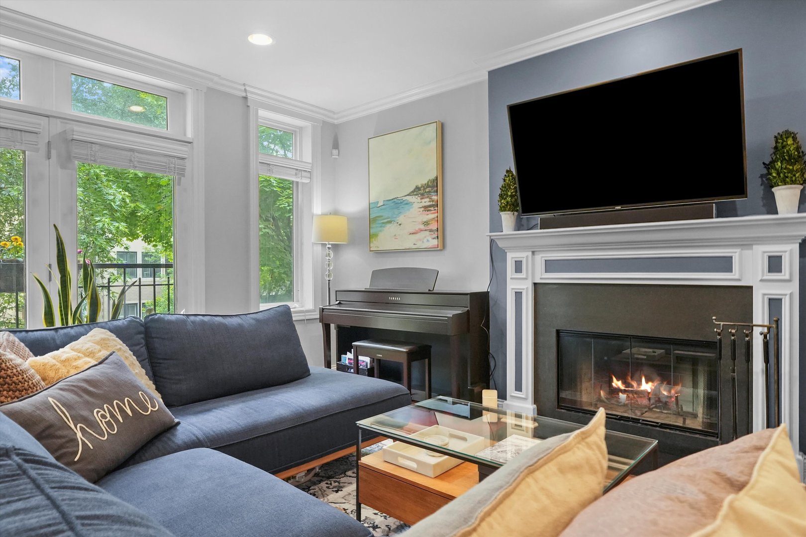 3652 N DAMEN Avenue Unit: 2