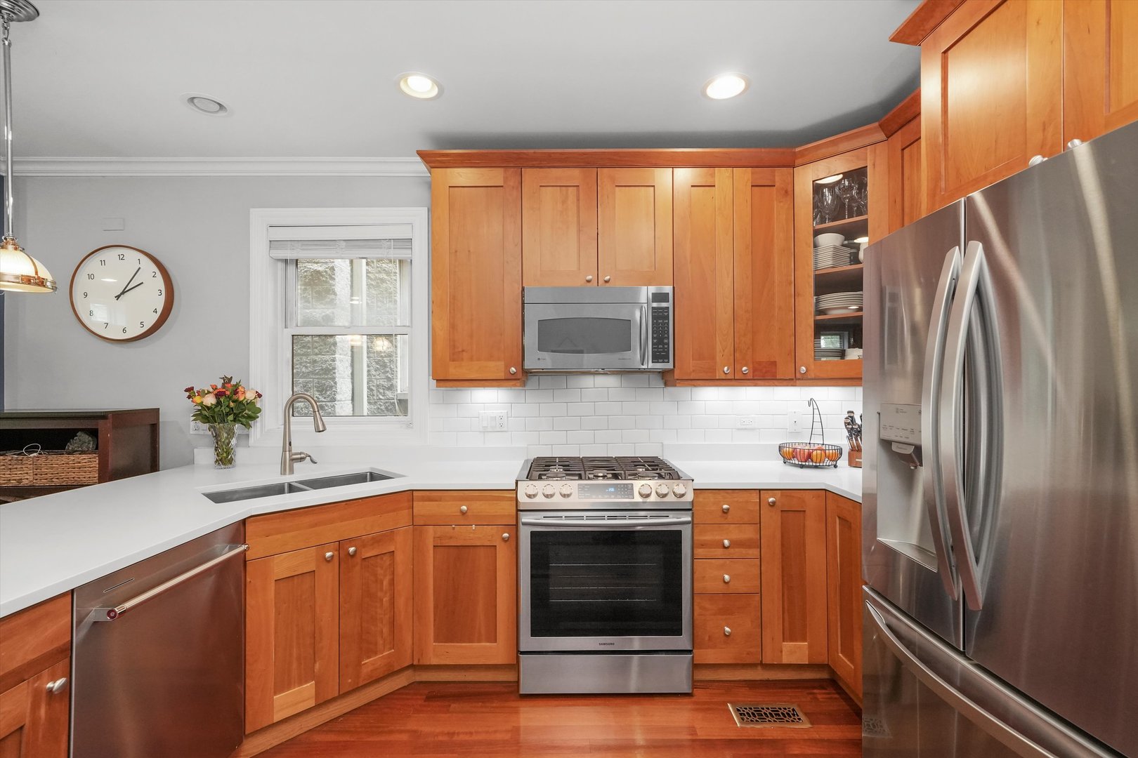 3652 N DAMEN Avenue Unit: 2