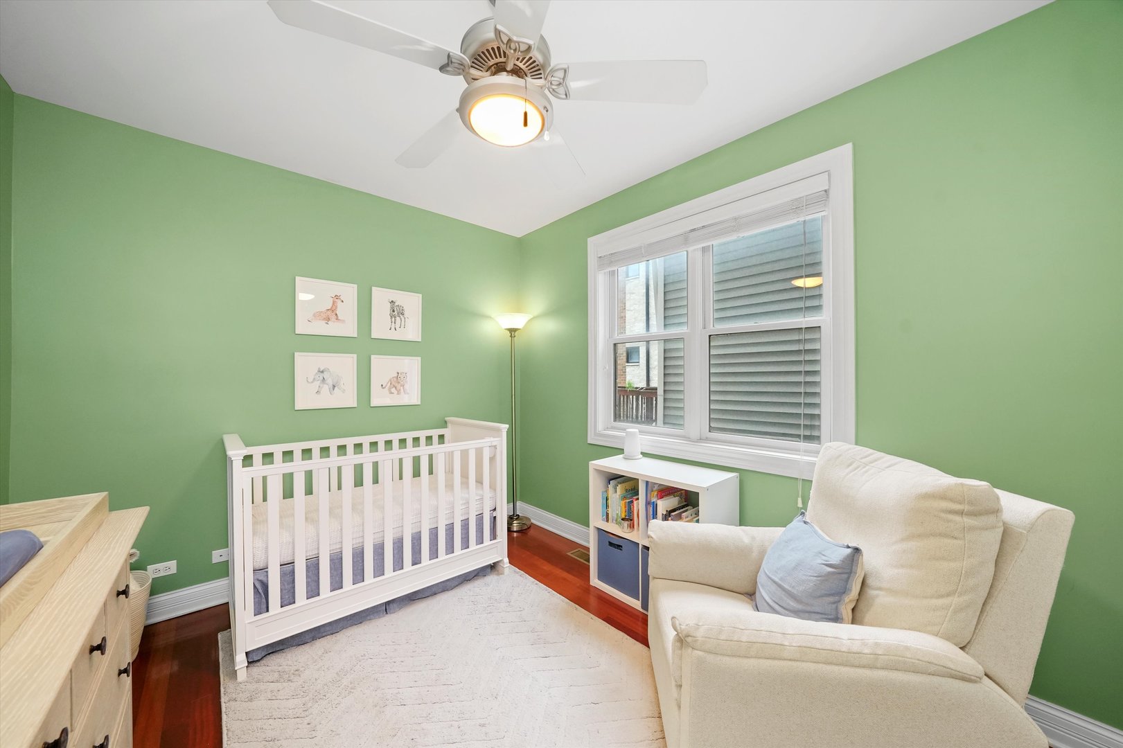 3652 N DAMEN Avenue Unit: 2