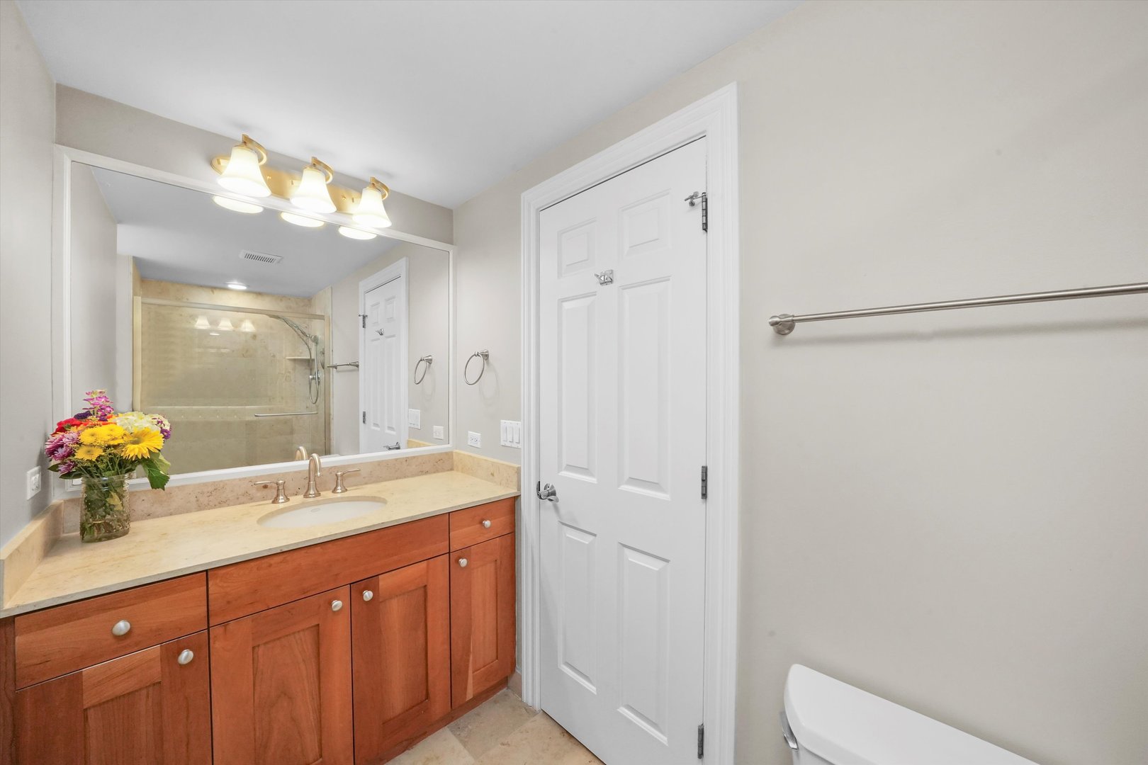 3652 N DAMEN Avenue Unit: 2