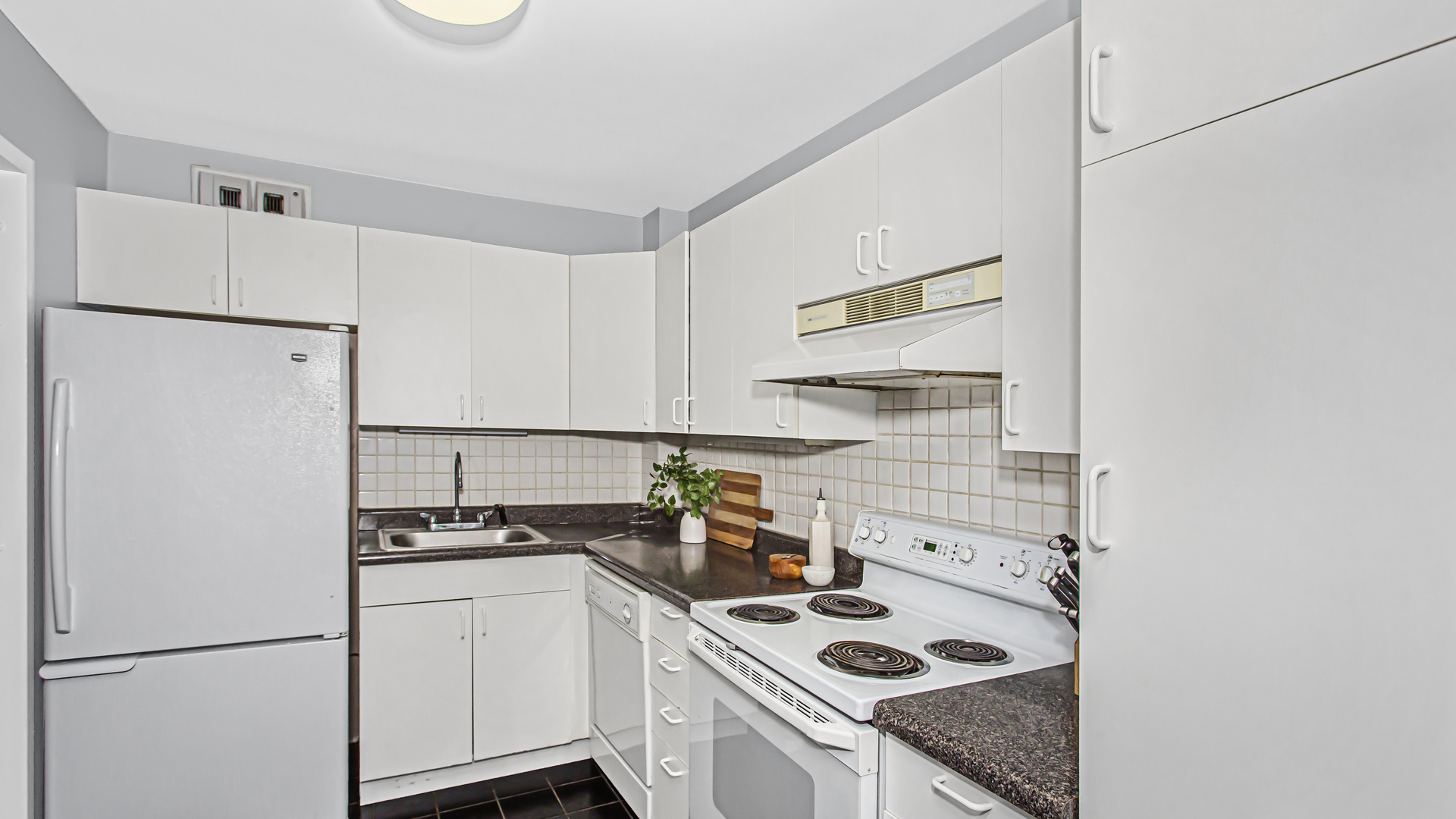 3550 N Lake Shore Drive Unit: 2118