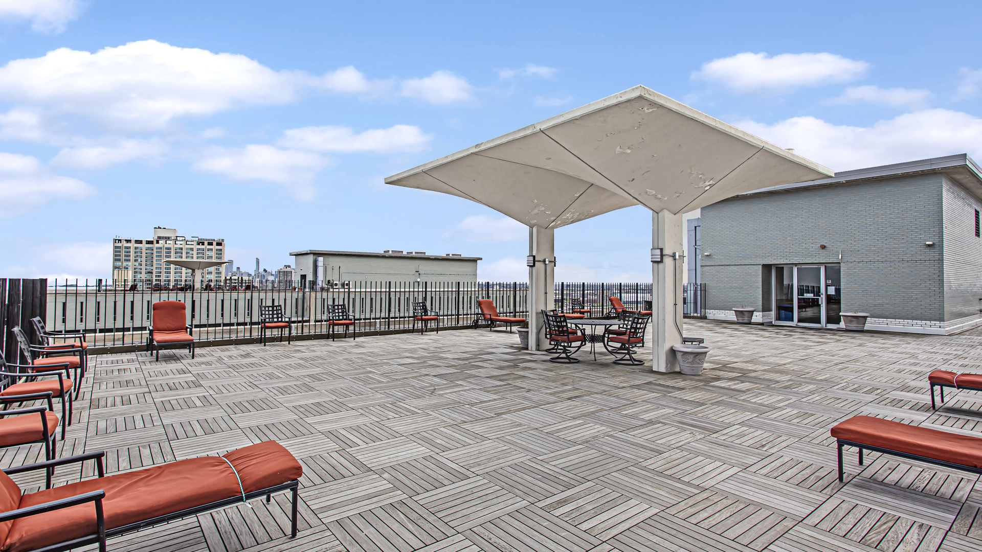 3550 N Lake Shore Drive Unit: 2118