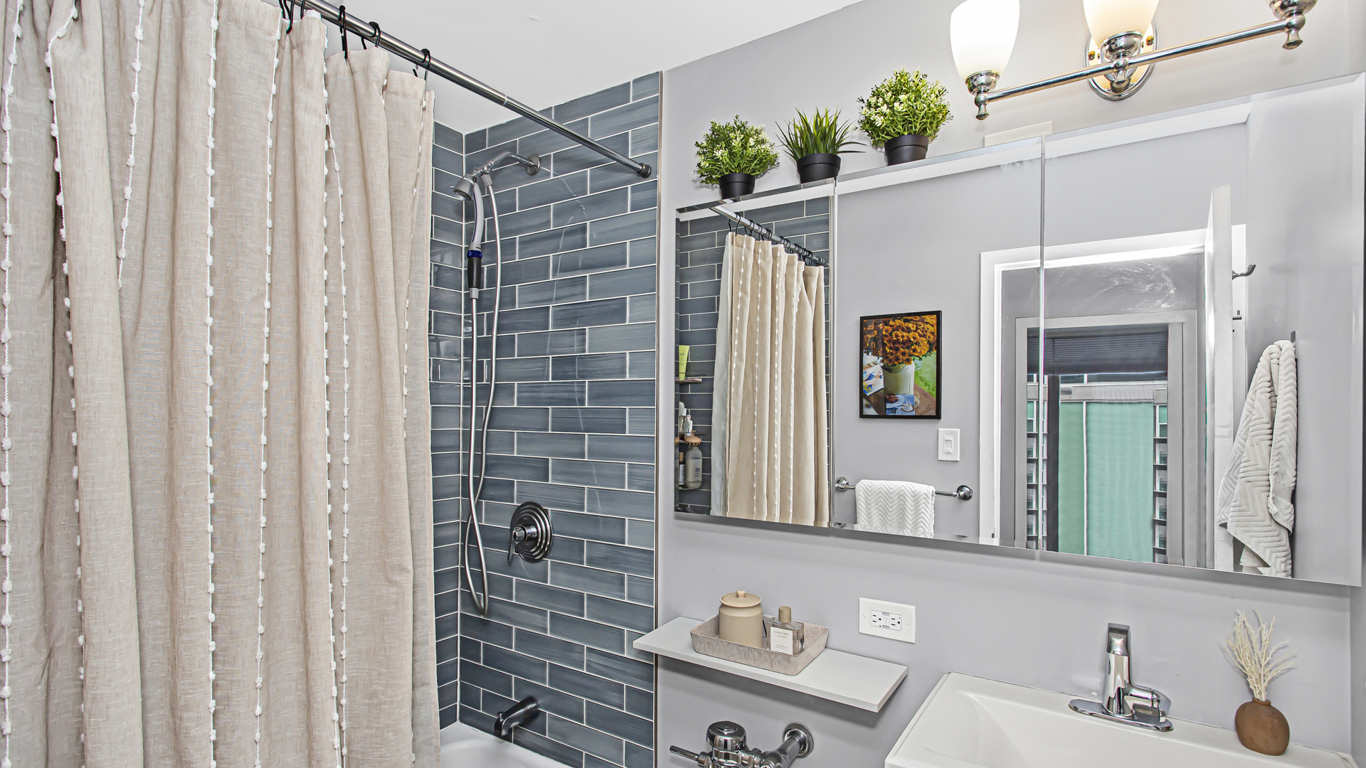 3550 N Lake Shore Drive Unit: 2118