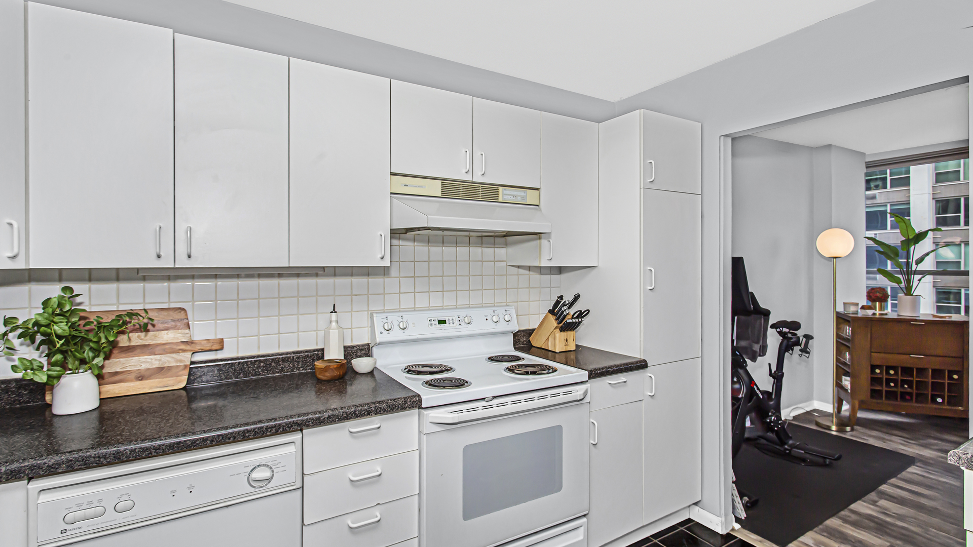 3550 N Lake Shore Drive Unit: 2118