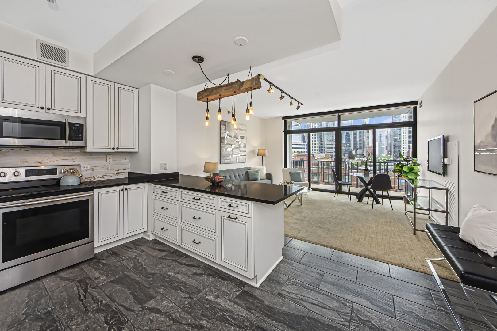 435 W Erie Street Unit: 1103